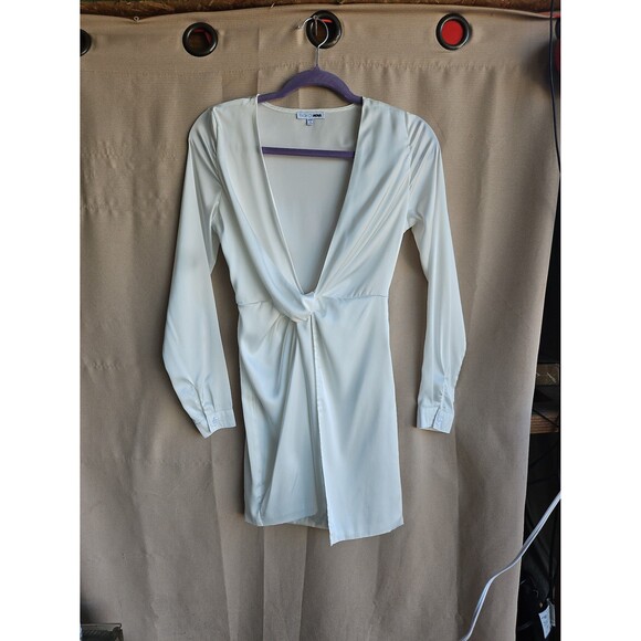 Fashion Nova silky white satin mini dress plunge neckline long sleeve size XS - Picture 2 of 7